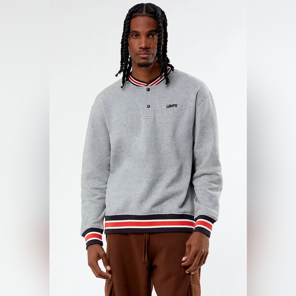 NWT Levi's Snap Crewneck Henley Embroidered Men's Grey Sweatshirt Size Medium - Picture 2 of 16